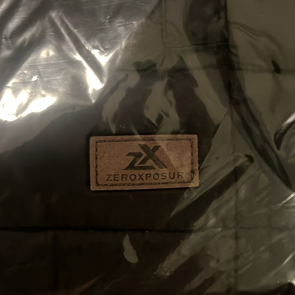 ZeroXposur L Black Zipper Puffer Jacket - Picture 5 of 7